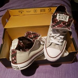 NWT* Converse size 8 in the box